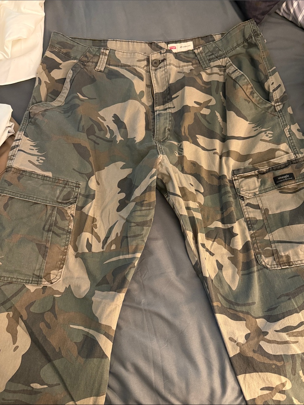 Wrangler Men's Camo Cargo Pants in Olive and Tan